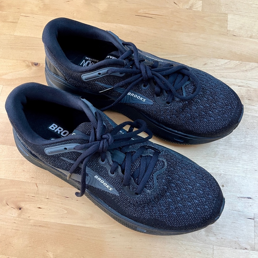BROOKS Ghost Max women’s running shoe size 8.5 LIKE NEW